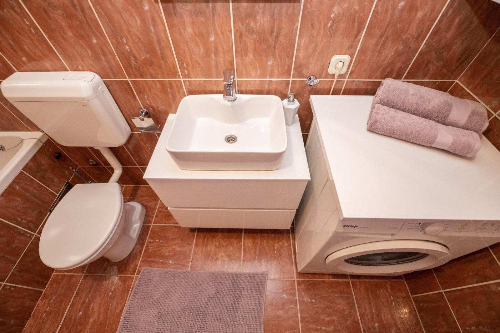 Nikola Apartma Makarska